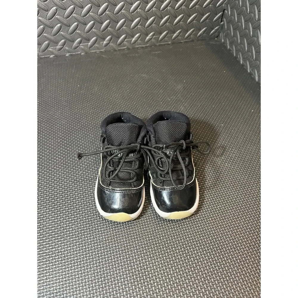 Jordan 11 Retro Jubilee 25th Anniversary Toddler 7C Black White 378040-011